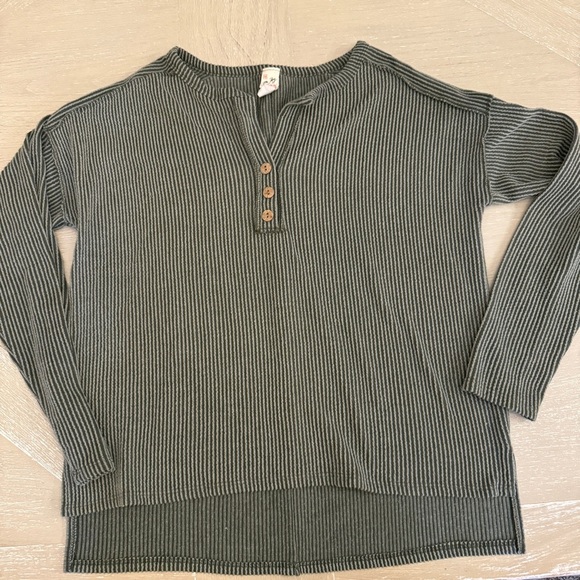 7th Ray Fall Green Long Sleeve Ribbed Loose Fit Top - Picture 1 of 6